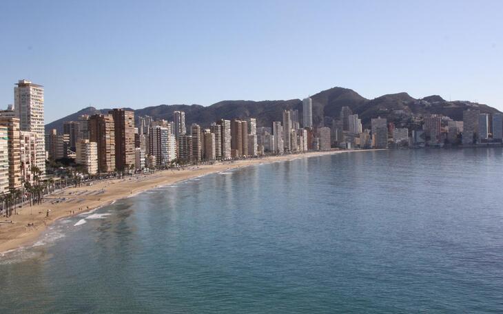 Benidorm entrega 81.000 euros ‘extra’ a entidades y parroquias para reforzar la atención a personas en situación de vulnerabilidad en Navidad